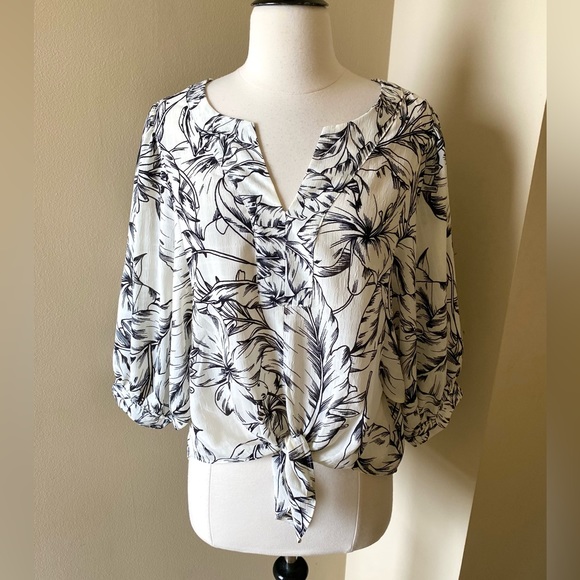 Rose & Olive Blouse - Medium - Picture 7 of 15